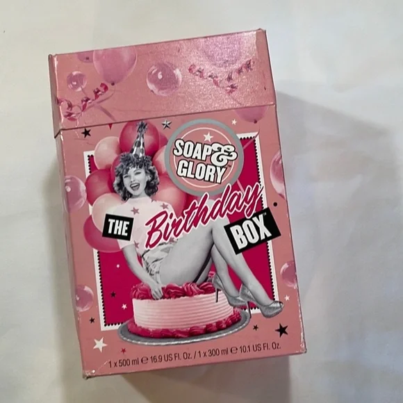 SOAP & GLORY THE BIRTHDAY BOX - Picture 1 of 9